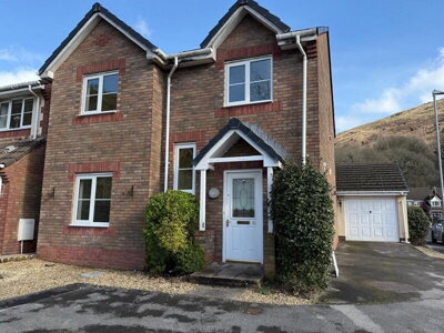 Property on Ynys Y Gored, SA13 2EB