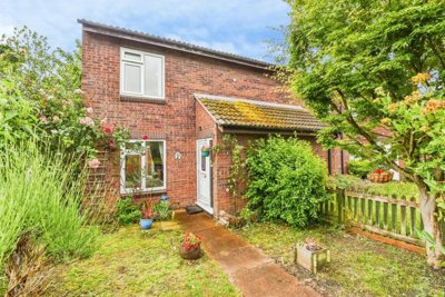 Property on Stonebridge Drive, BA11 2SB