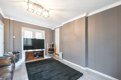 Property on Crescent Way, N12 0RA