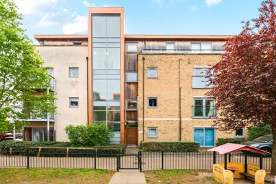 Property on TW11 0BY