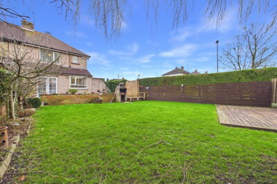 Property on Ridgeway Road, S12 2JX