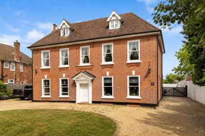 Property on High Road, WD25 7AL