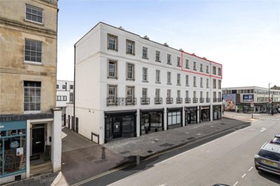 Property on GL52 2AQ