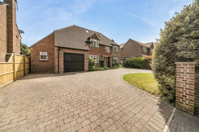 Property on Grove Road, RG14 1UH