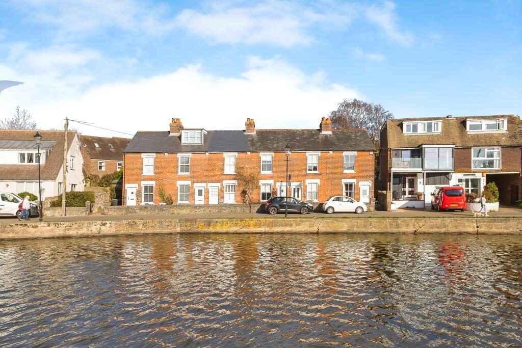 Terraced House