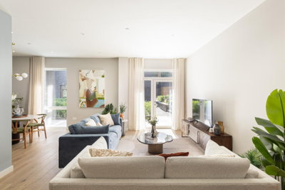 Property on Shootersway, HP4 3NG