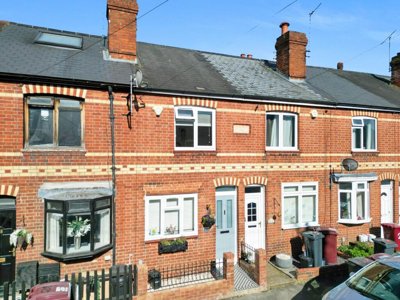 Property on Wykeham Road, RG6 1PL