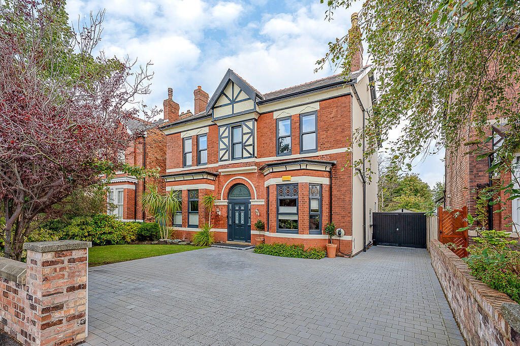 Property main image