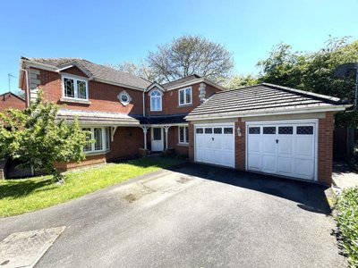 Property on Cheriton Close, NN11 0GD