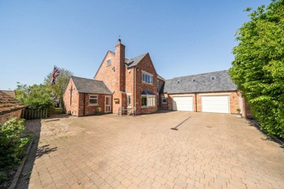 Property on High Street, NG33 4LU