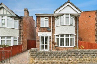 Property on Piccadilly, NG6 9FL