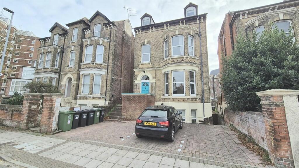 Property main image