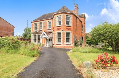 Property on Newbury, SP8 4JX