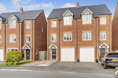 Property on Stryd Y Barcud, LL15 1QD