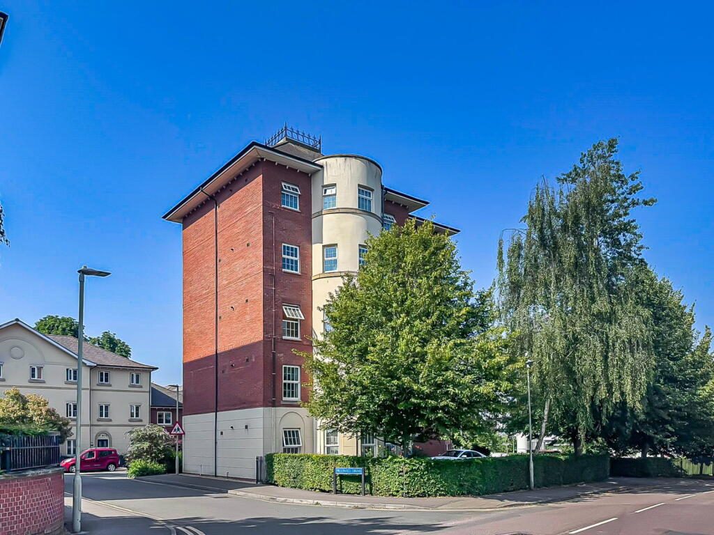 Property main image