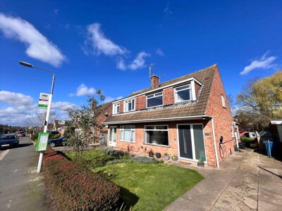 Property on Fairway, NG12 5DP