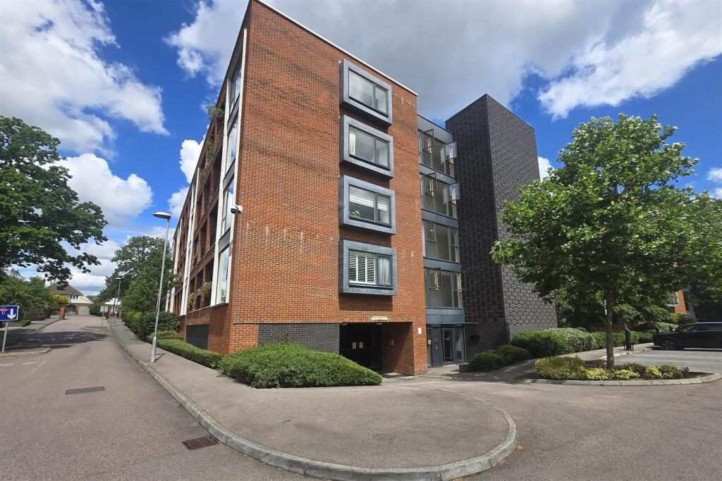Property main image