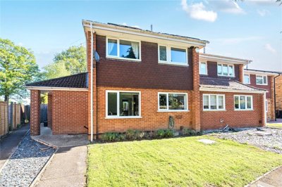 Property on Jerrymoor Hill, RG40 4UG