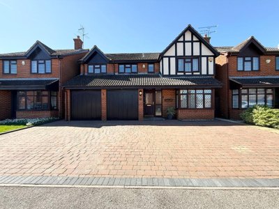 Property on Rowington Close, LU2 9TZ