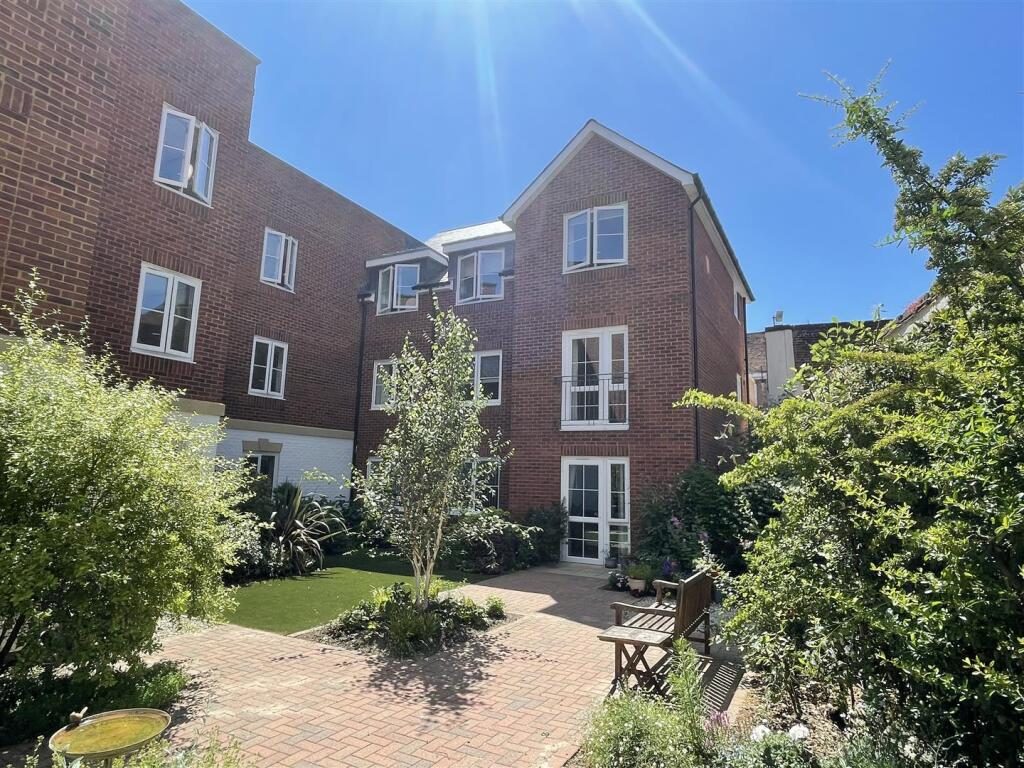 Property main image