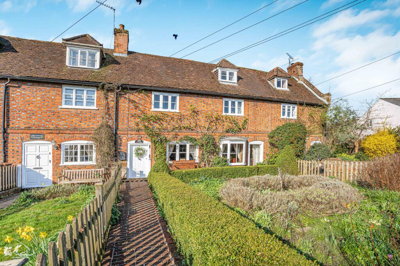 Property on St Albans Road, SG4 8UT