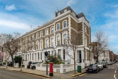 Property on Scarsdale Villas, W8 6PP