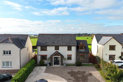 Property on SA62 4DS