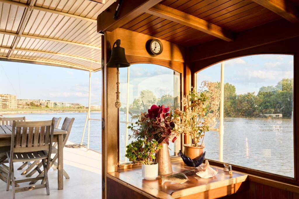House Boat