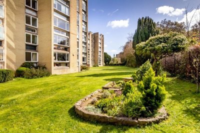 Property on Durdham Park, BS6 6XH