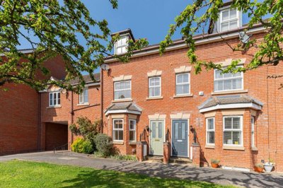 Property on Wetherby Way, CV37 9LU