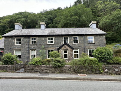 Property on LL55 4NW