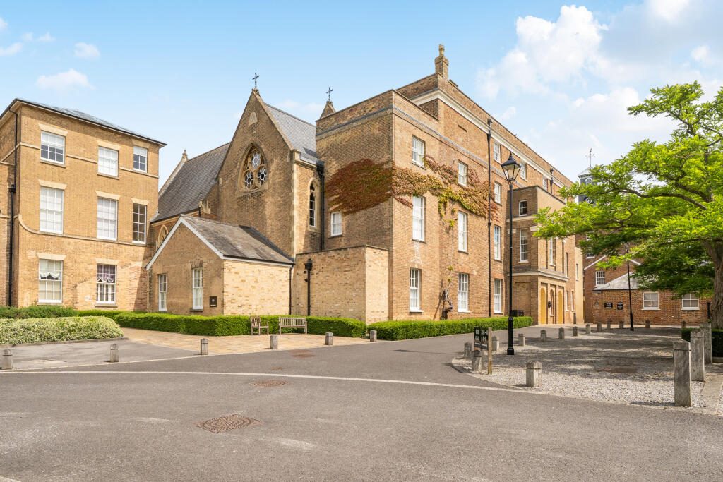 Property main image