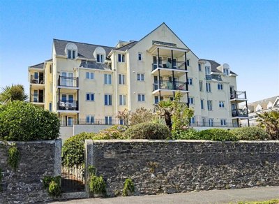 Property on TR11 4BY