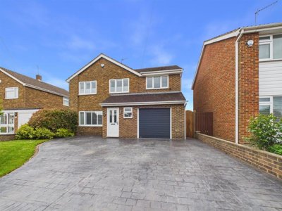 Property on Studland Close, HP21 9UN