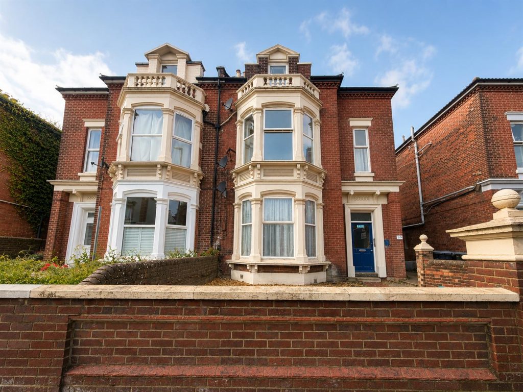 Property main image