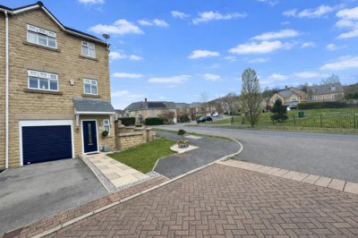 Property on Spring Hill, S75 5GY