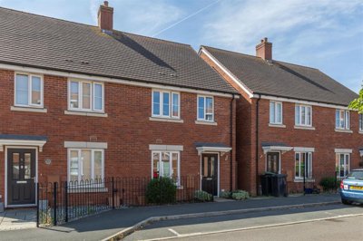Property on SG18 8NQ