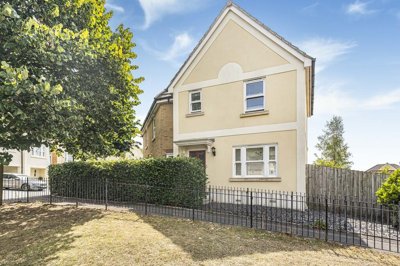 Property on Darwin Crescent, TQ2 7FL