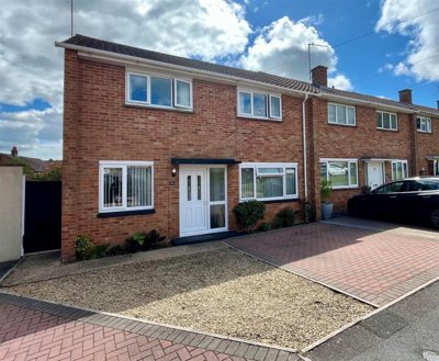 Property on Hoadley Green, SP1 3HS