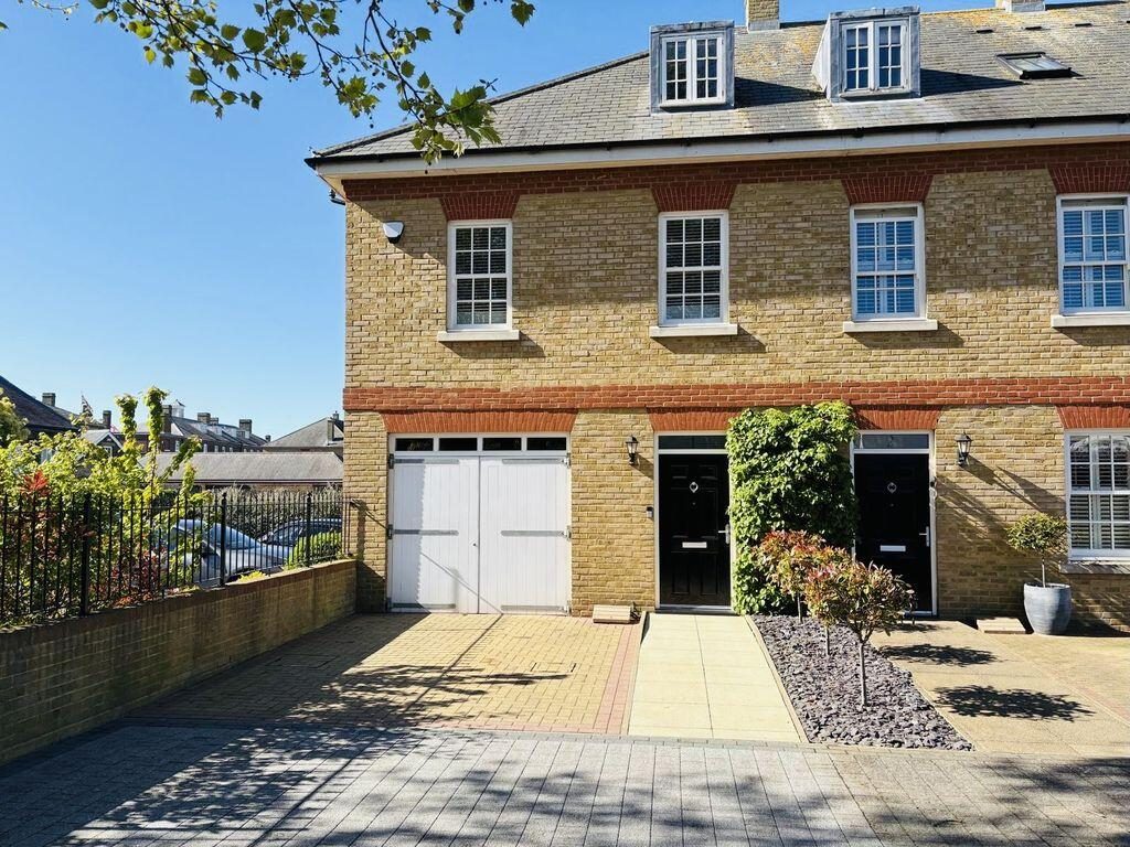 Terraced House