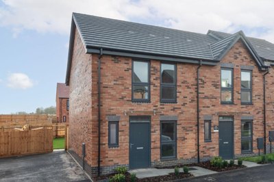 Property on NN11 4NN