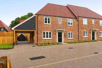 Property on GU27 3FN