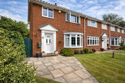 Property on Spring Walk, RG10 8DX