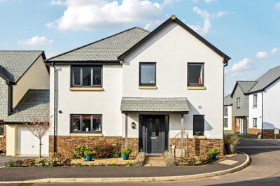 Property on Clover Park, PL8 2FQ