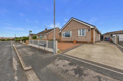 Property on LL18 2RW