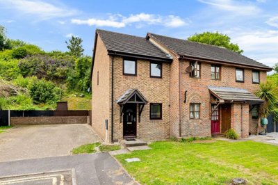 Property on The Abbots, CT17 0GA