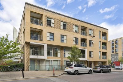 Property on Great Northern Road, CB1 2FY