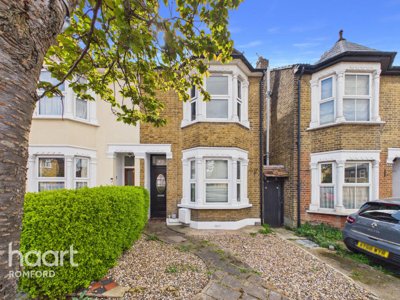 Property on Kings Road, RM1 2ST