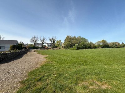 Property on KY13 0NX