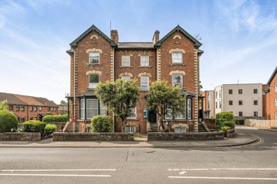 Property on London Road, RG14 1JP